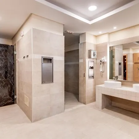 Samara Gym Jacuzzi Pools In *